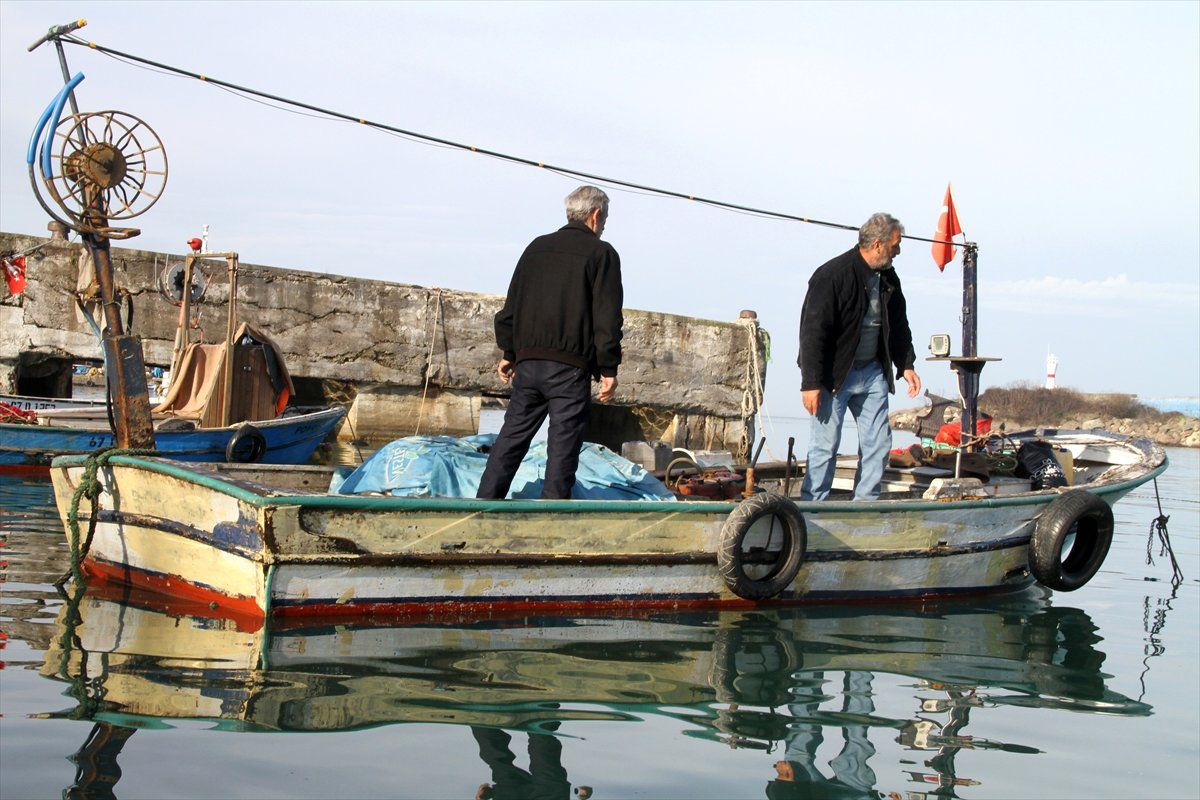 Batı Karadeniz\'de Kıyı Balıkçıları Erken "Paydos" Dedi