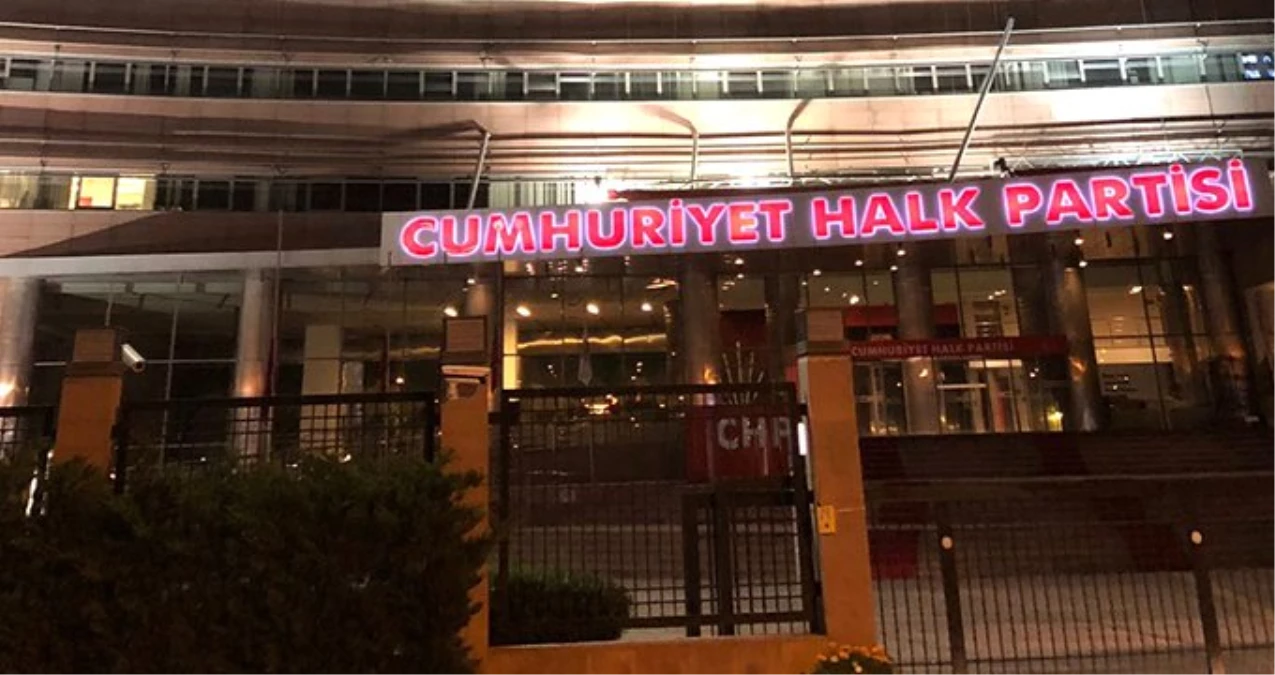 CHP\'de Yaşanan Kadıköy ve Beşiktaş Krizinin Ardından Parti Yönetimi, İsimleri Yeniden Görüşme Kararı Aldı