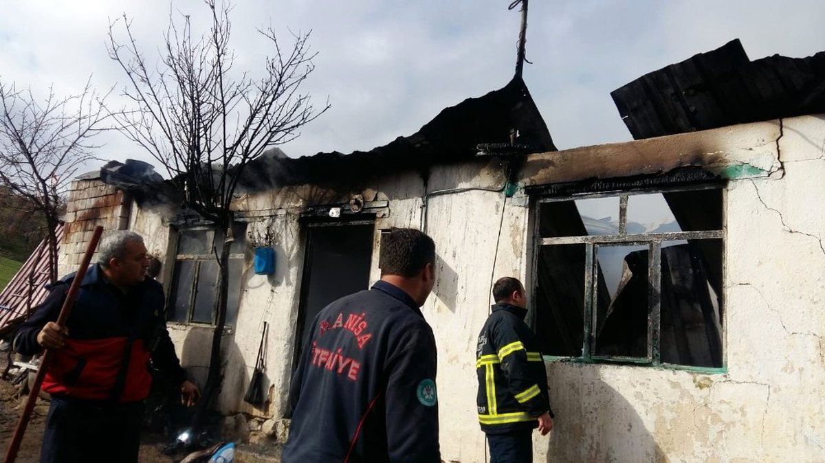 Demirci\'de Ev Yangını