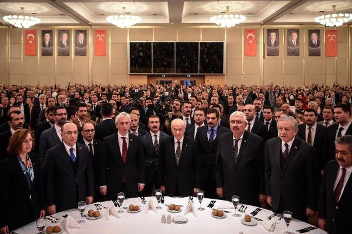 Devlet Bahçeli İstanbul\'da Partililerle Bir Araya Geldi