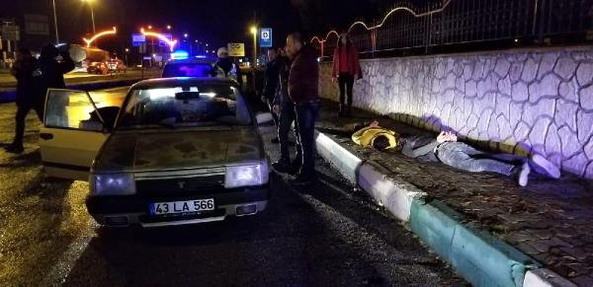 Dur\' İhtarına Uymayan Ehliyetsiz Sürücünün Aracından Satır Çıktı