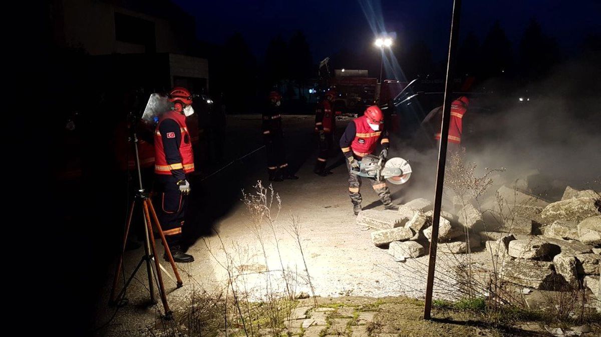 Düzce\'de Kurtarma Ekipleri Ortak Tatbikat Yaptı
