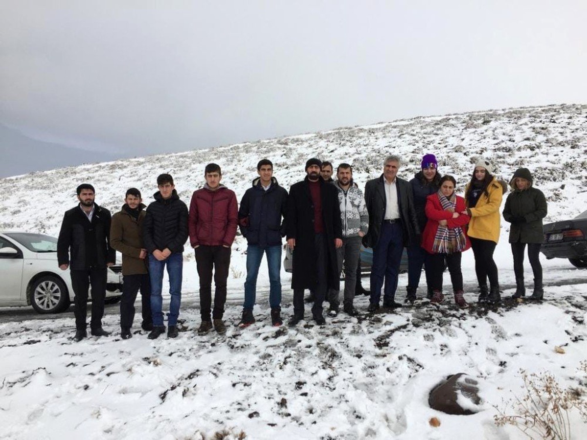 Erzurum\'da Gönüllü Vatandaşlar Doğaya Yem Bıraktı