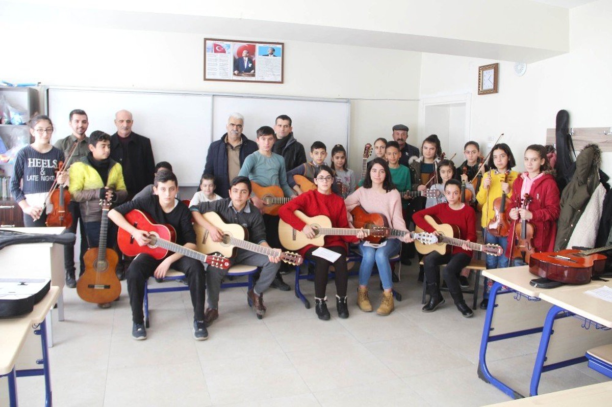 Hediye Enstrümanlarla 120 Öğrenci Müzikle Tanıştı