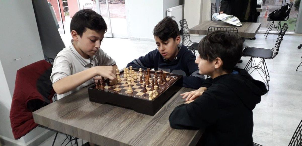 İzmit\'teki Gençlik Merkezlerinden Binlerce Kişi Yararlandı