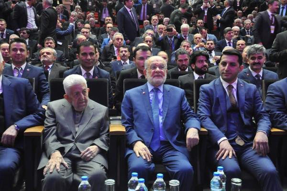 Karamollaoğlu, Adaylara \'Cepsiz Ceket\' Giydirdi
