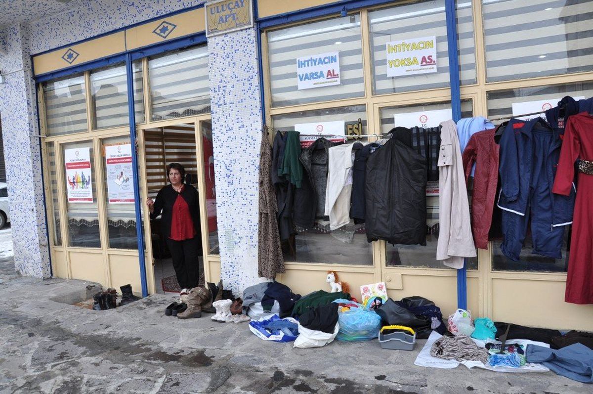 Karslı Kadın Muhtardan Örnek Davranış