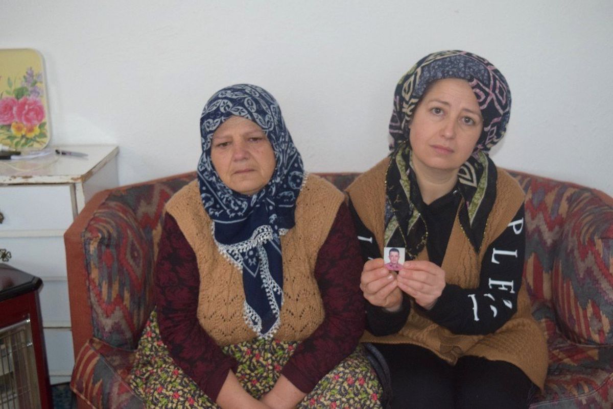 Kaybolan Gemicinin Ailesi Bekleyişini Sürdürüyor