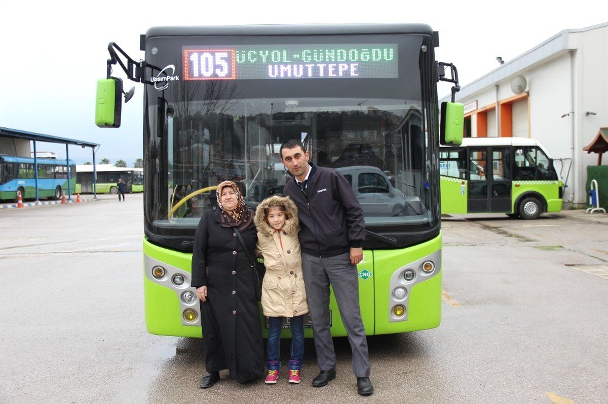 Kendisi İçin Otobüsü Hastaneye Süren Halk Otobüsü Sürücüne Küçük Çocuktan Teşekkür