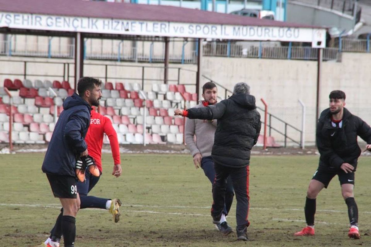 Maç Bitti Ortalık Savaş Alanına Döndü