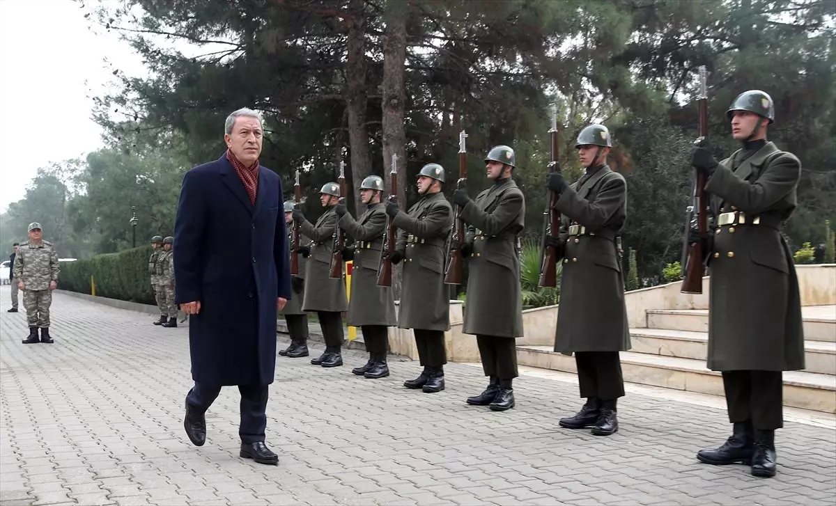 Milli Savunma Bakanı Akar, Genelkurmay Başkanı Güler ve Kara Kuvvetleri Komutanı Dündar ile Sınır...