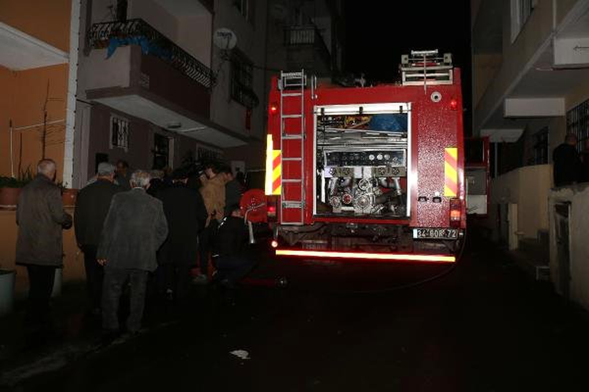 Sarıyer\'de, Yangın Çıkan Kulübedeki Piknik Tüpü Bomba Gibi Patladı
