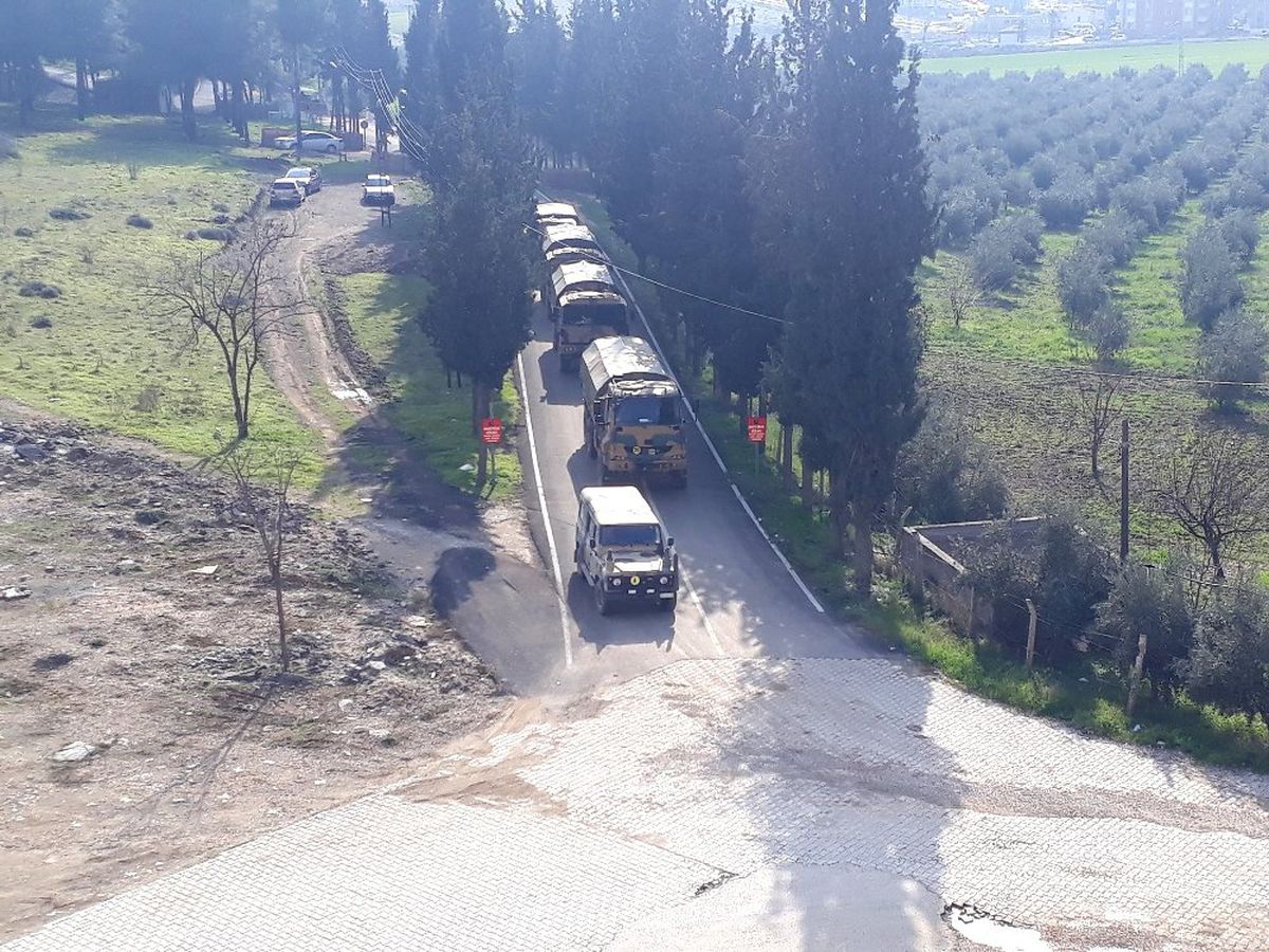Sınıra Askeri Sevkiyat Sürüyor