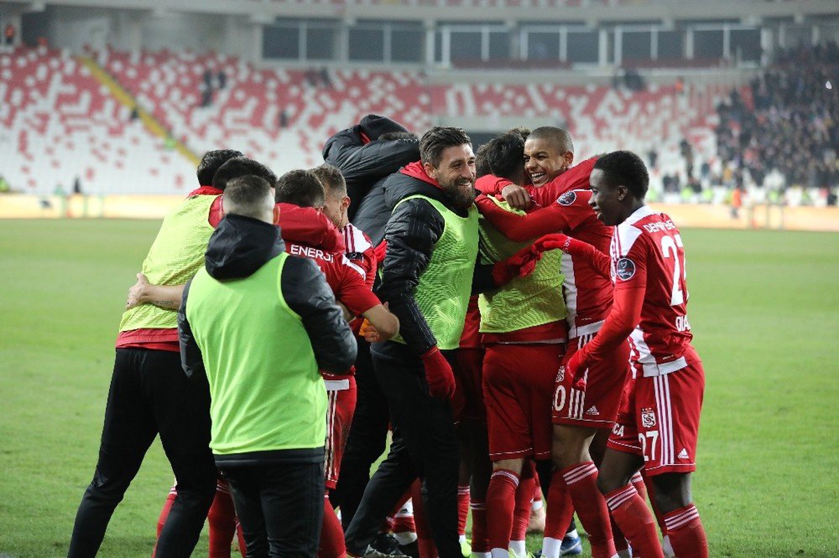 Spor Toto Süper Lig: D.g. Sivasspor: 1 - Trabzonspor: 1 (Maç Sonucu)