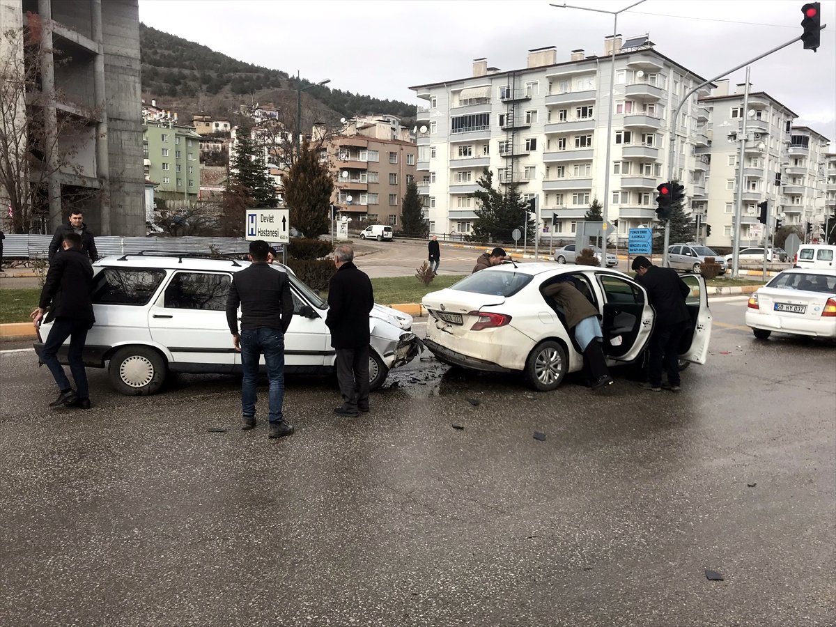 Tokat\'ta Zincirleme Trafik Kazası: 9 Yaralı