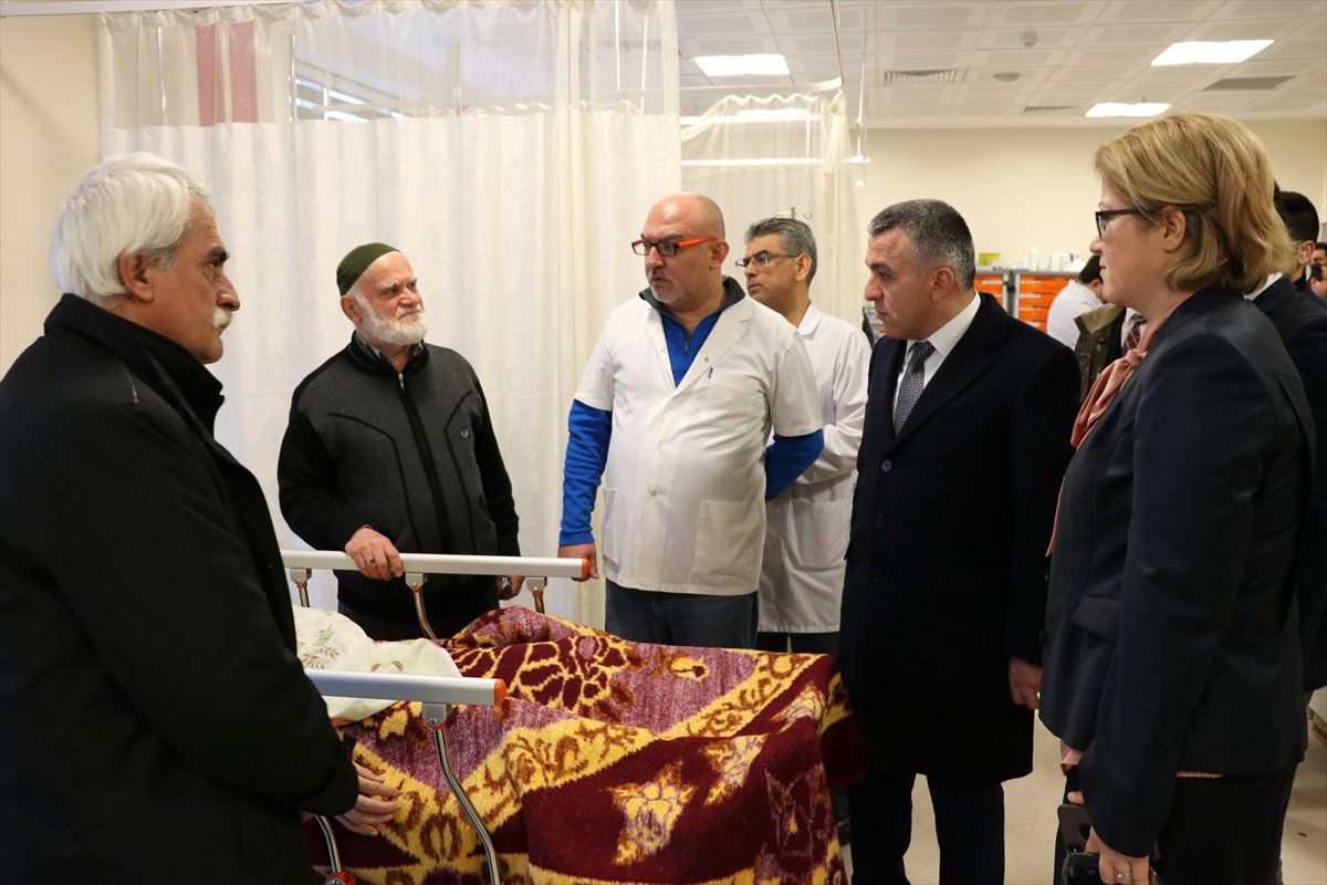 Vali Bilgin\'den Hastalara Ziyaret
