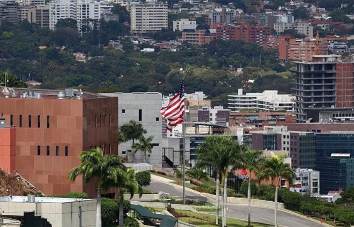 Venezuela\'daki Amerikalı diplomatlar ülkelerine döndü