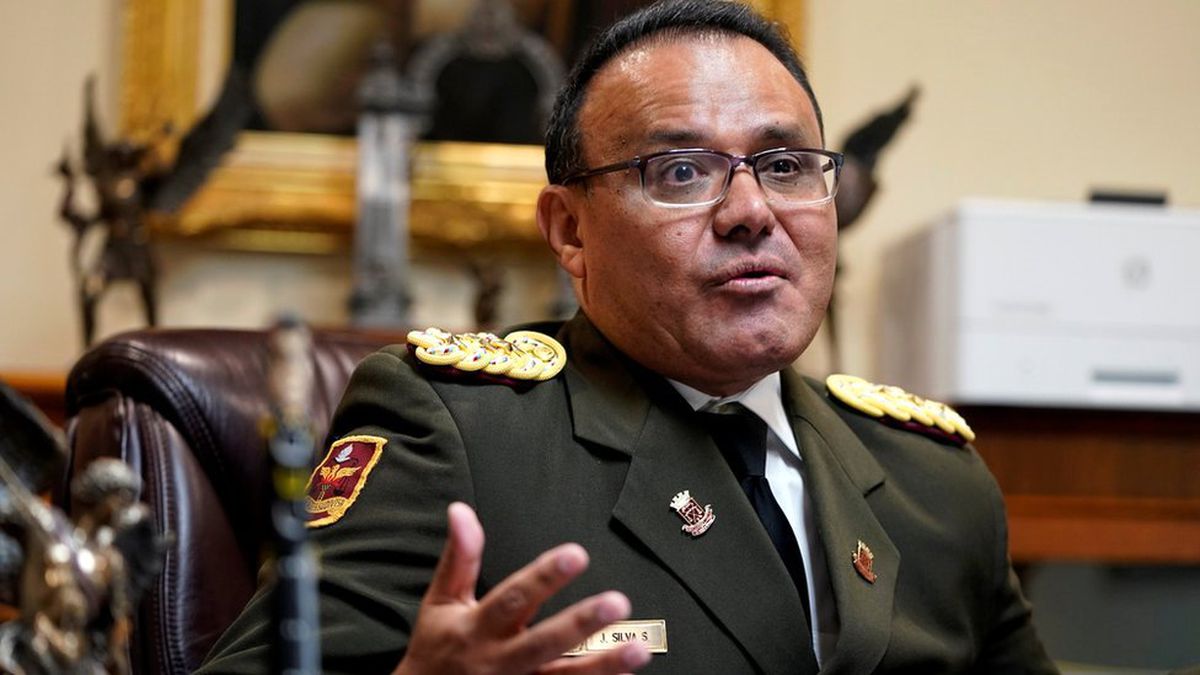 Venezuela Krizi: ABD\'deki Venezuelalı Askeri Ataşe Saf Değiştirip Guaido\'yu Tanıdı
