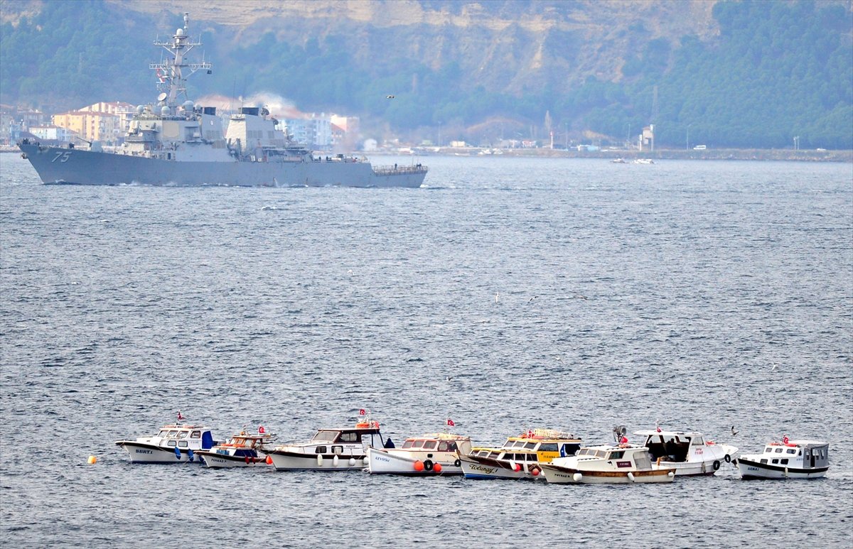 Amerikan Savaş Gemisi Çanakkale Boğazı\'ndan Geçti