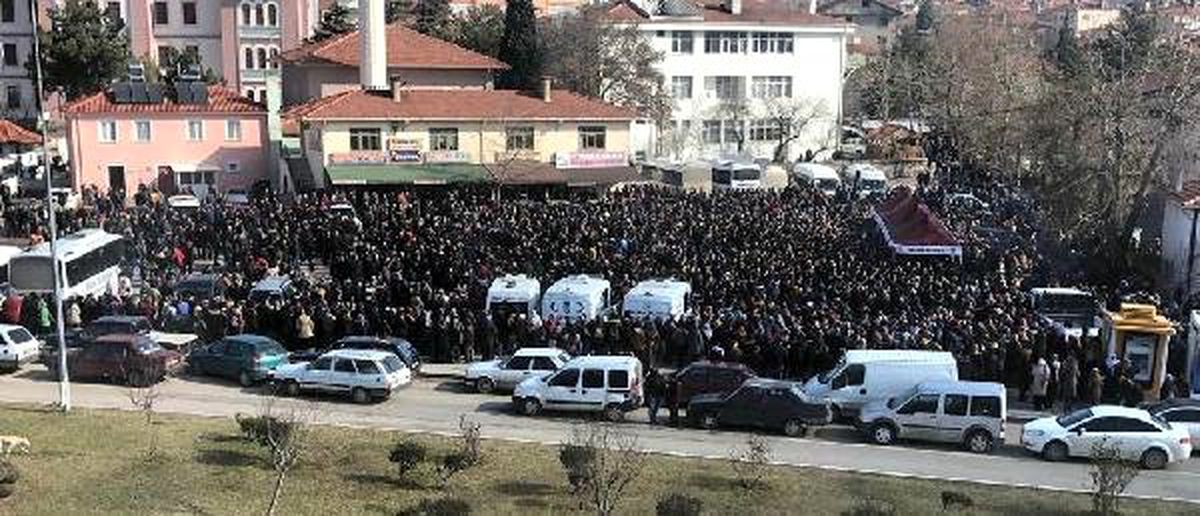 Ankara\'da Kazada Ölen 6 Genç, Son Yolculuğuna Uğurlandı