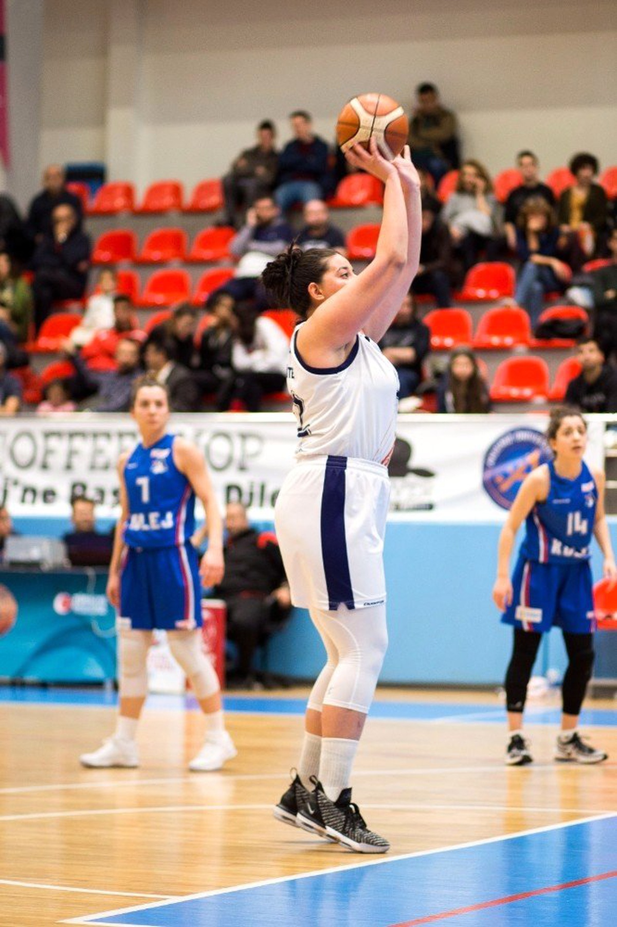 Aü Kadın Basketbol Takımı, Ligde 5\'inci Sıraya Çıktı