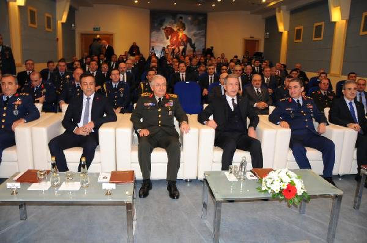 Bakan Akar: Kendi Göbeğimizi Kendimiz Kesmemiz Lazım