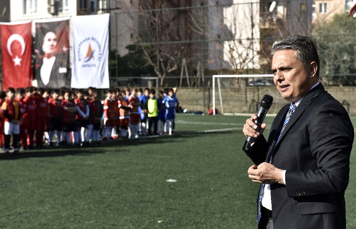 Başkan Uysal Minik Futbolcularla Bir Araya Geldi