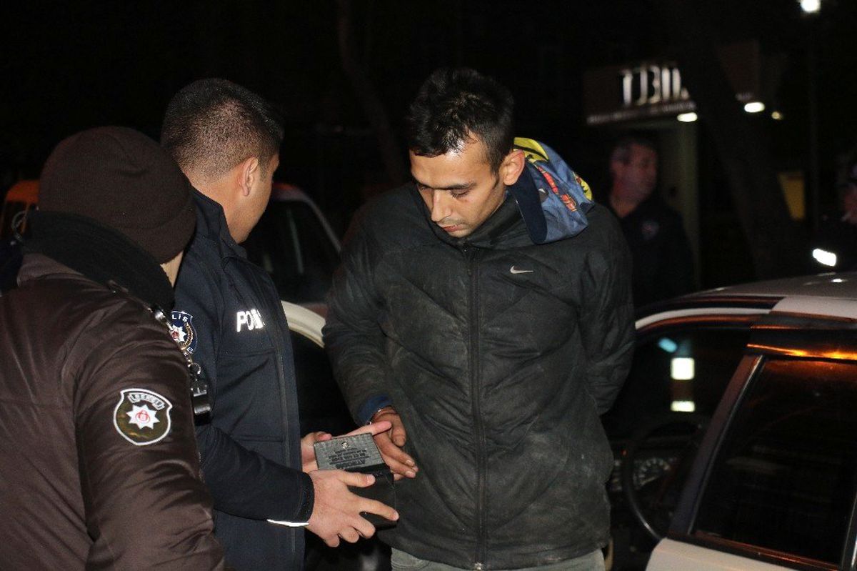 Başkent\'te Cezaevi Firarisi Kovalamaca Sonunda Yakalandı