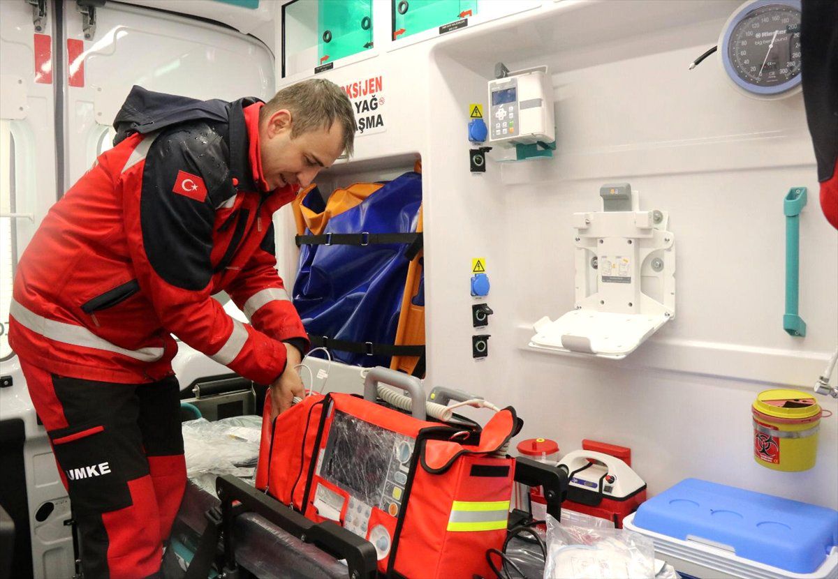 Bitlis\'e 11 Yeni Ambulans Gönderildi