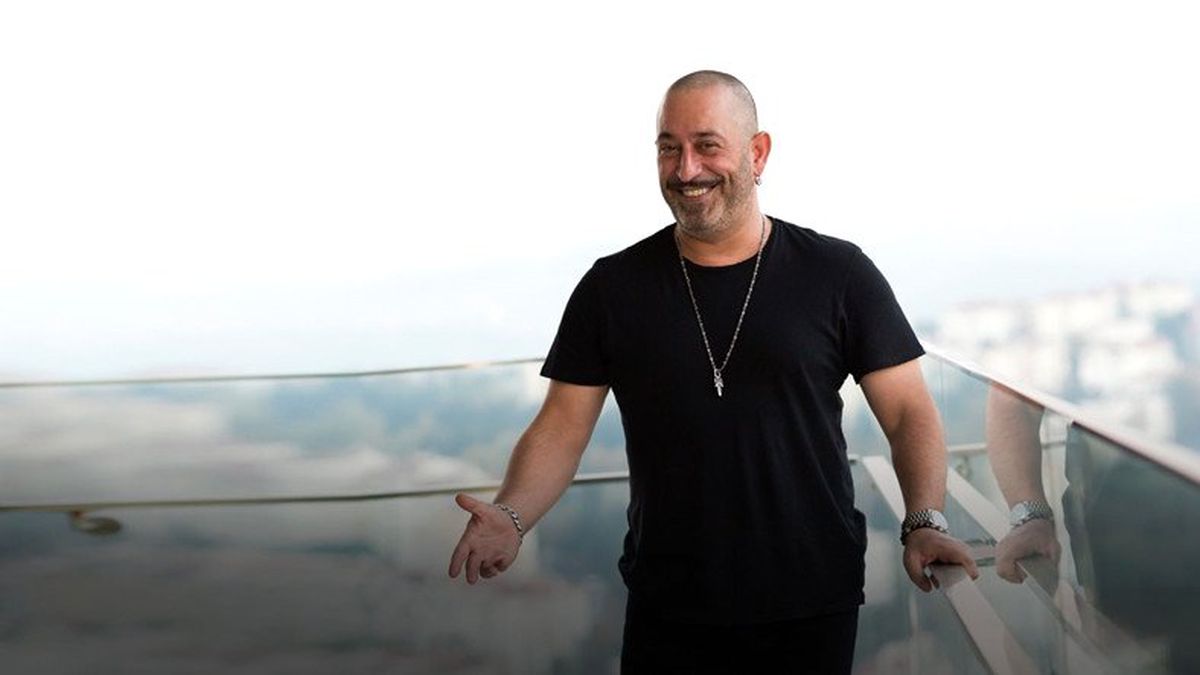 Cem Yılmaz\'dan Mars Group\'a Cevap: Filmimi Alıp Çadır Tiyatrolarında Yayınlayabilirim