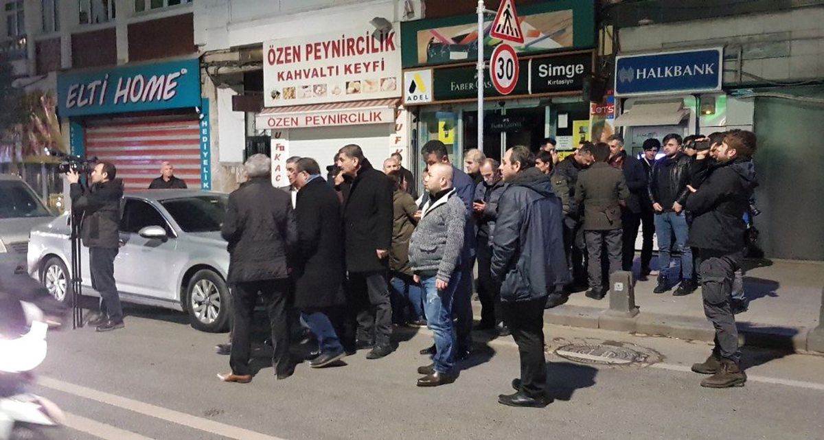 CHP Eyüpsultan İlçe Teşkilatı Binasında Olay Çıktı: 3 Yaralı