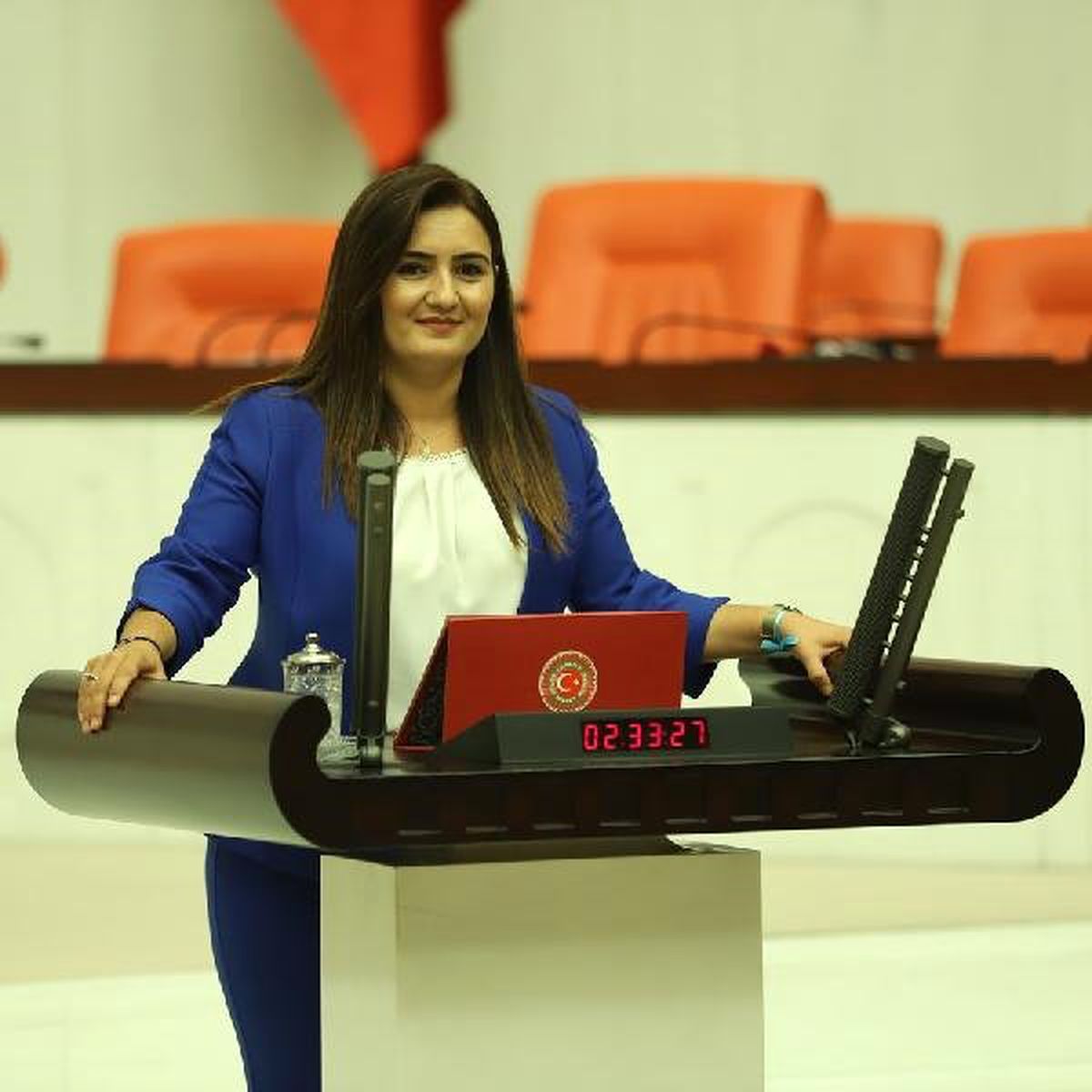 CHP\'li Vekil Pm\'deki Görevinden İstifa Etti
