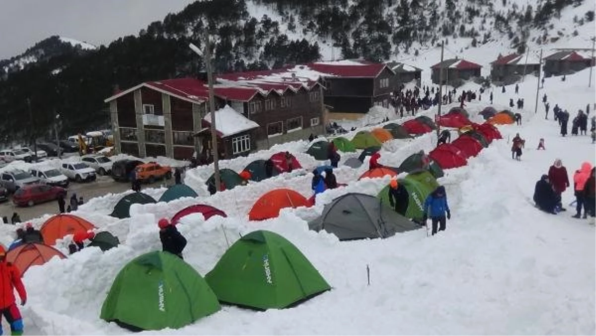 Dağcılar Kış Eğitimi İçin Zigana Dağı\'nda Kamp Kurdu
