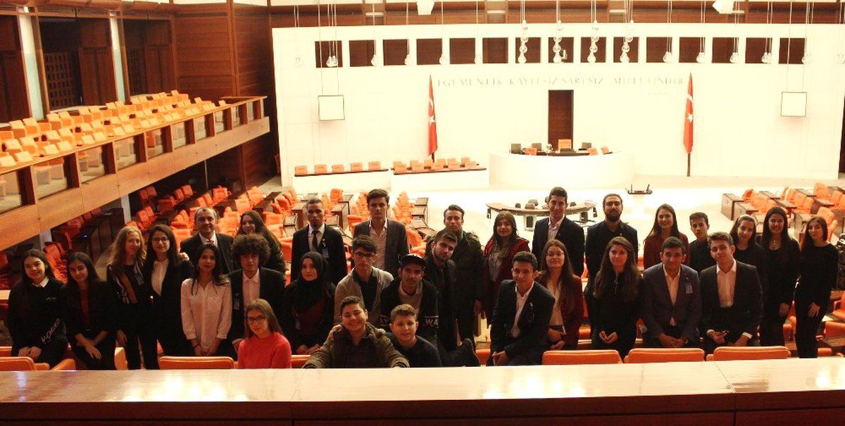 Döşemealtı\'nın Genç Vekilleri Anıtkabir ve TBMM\'yi Ziyaret Etti