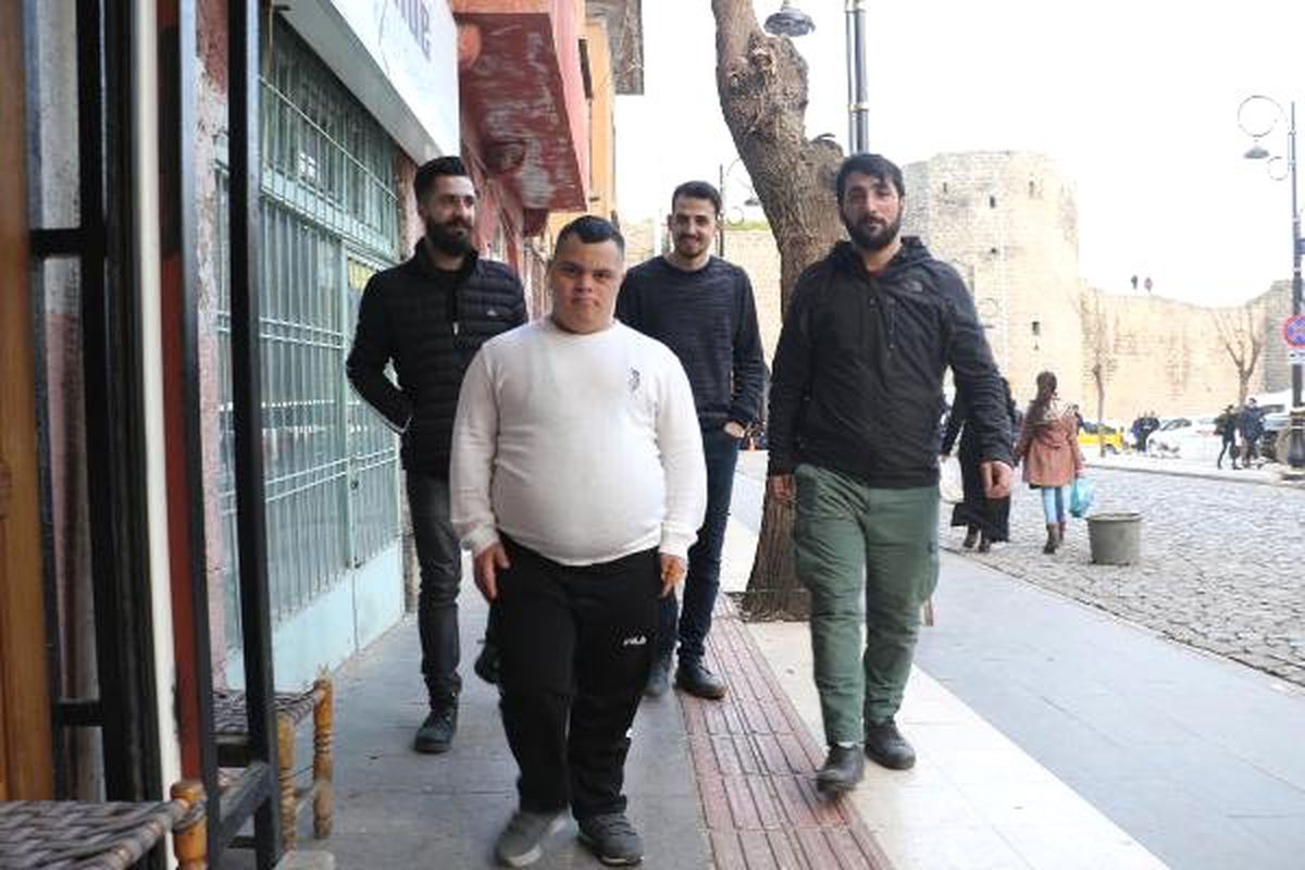 Down Sendromlu Yusuf\'un Muhtarlık Hayaline Mahalleli Desteği