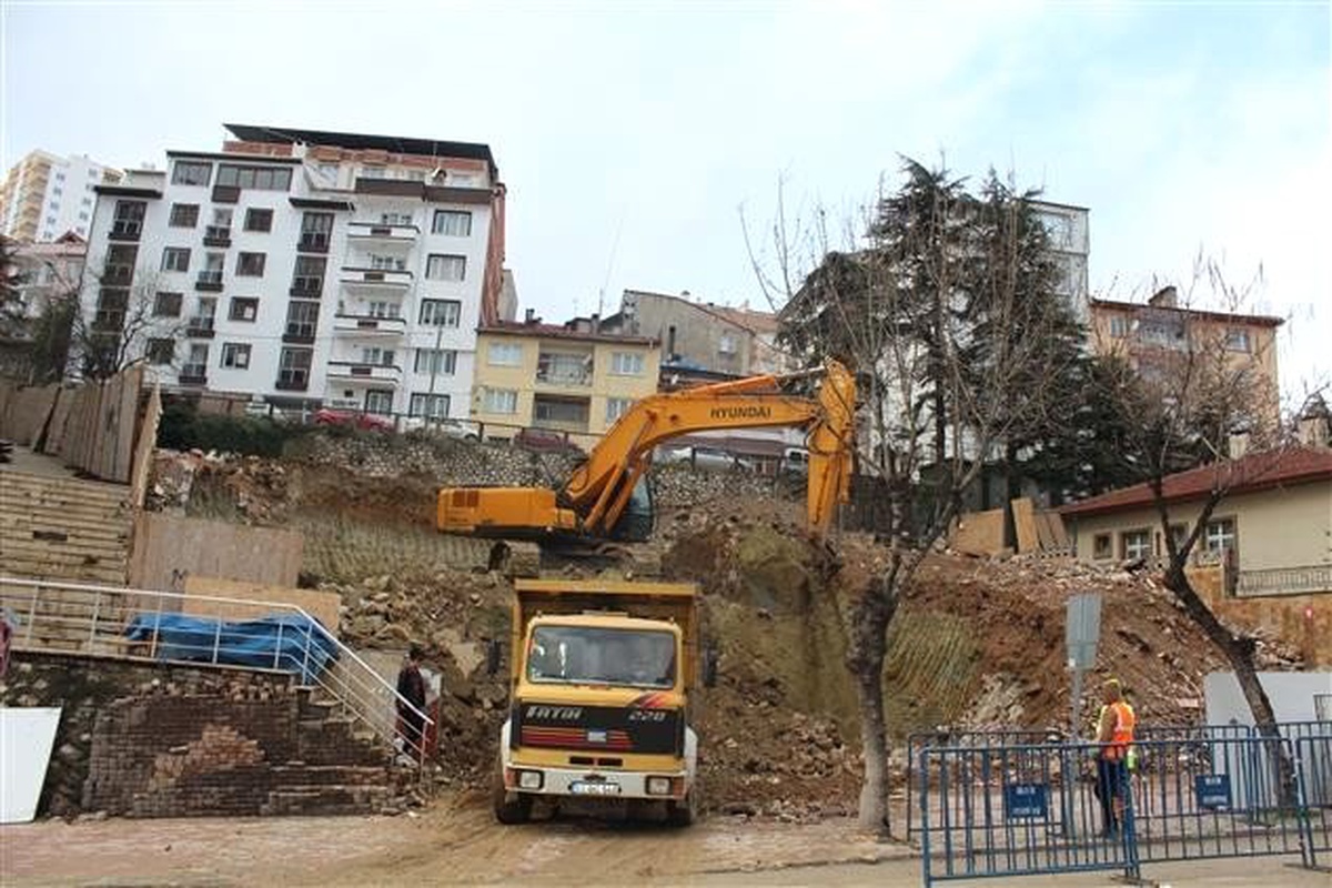Ertuğrulgazi Camii İnşaatında Hafriyat Çalışmaları Başladı