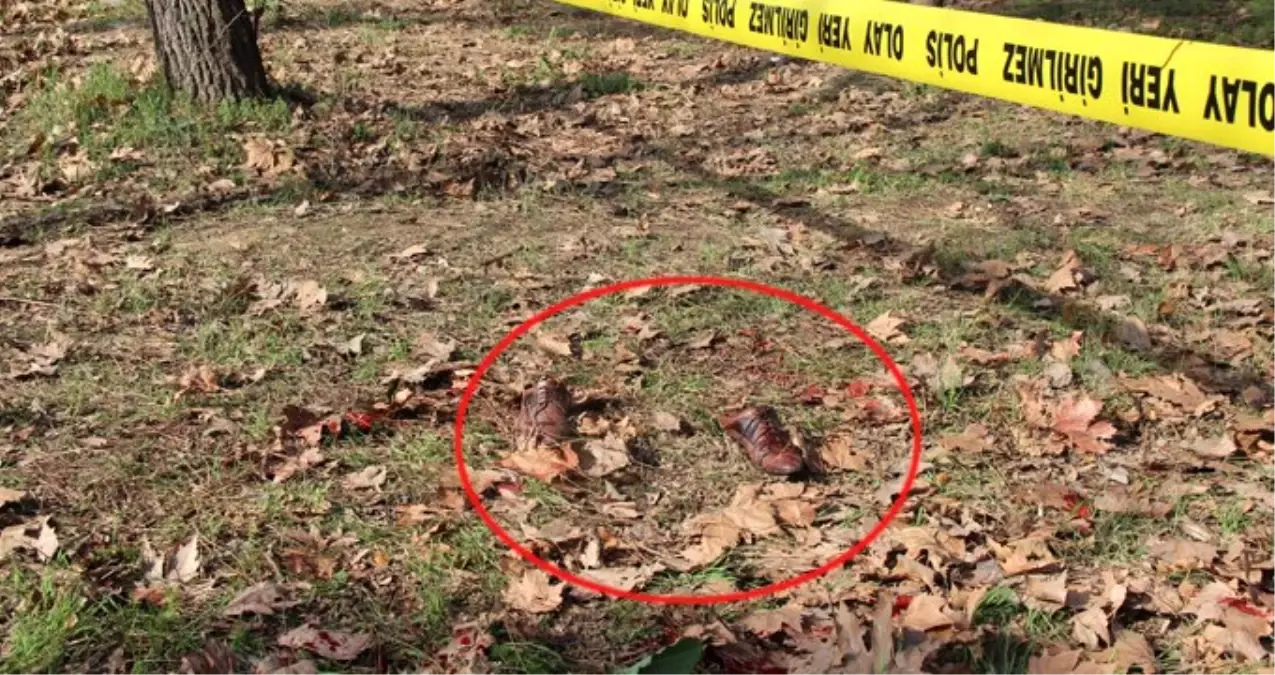 Hastanede Sıra Beklerken Çıldıran Genç Boş Alanda Kendi Boğazını Kesti