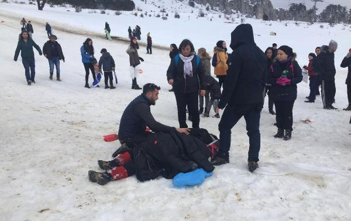 Kayak Merkezinde 3 Kişi Yaralandı