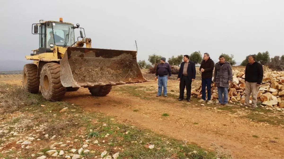 Köy Yollarında İyileştireme Çalışmaları Sürüyor