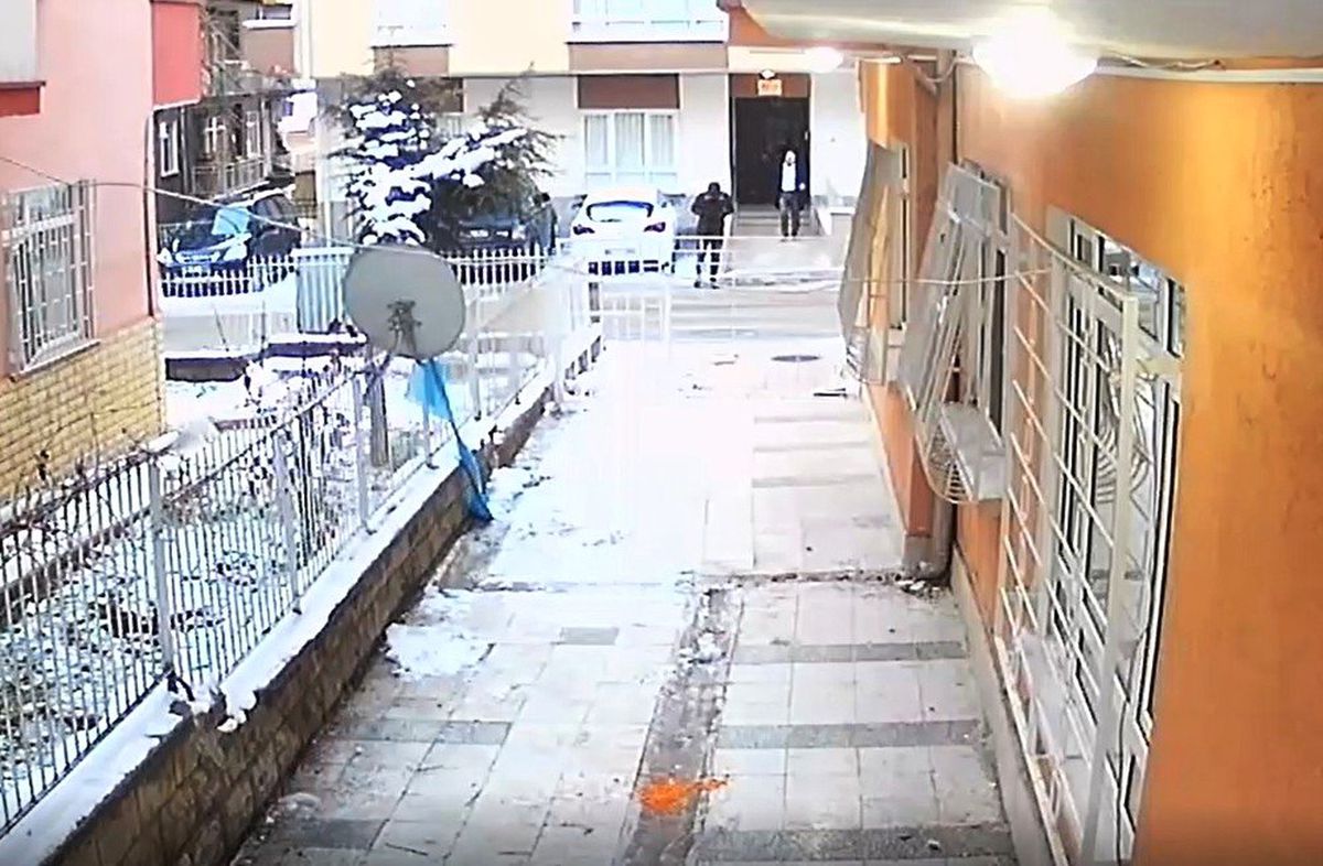 Lüks Cipinde Akrabaları Tarafından Gasp Edildi