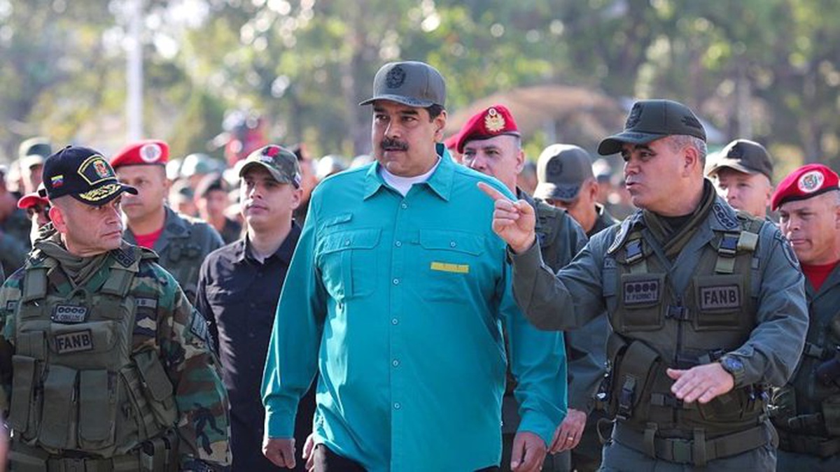 Maduro\'dan askerlere birlik ve disiplin talimatı