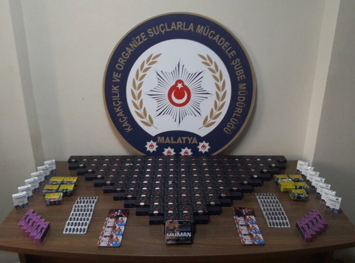Malatya\'da Kaçak İlaç ile Cep Telefonu Ele Geçirildi