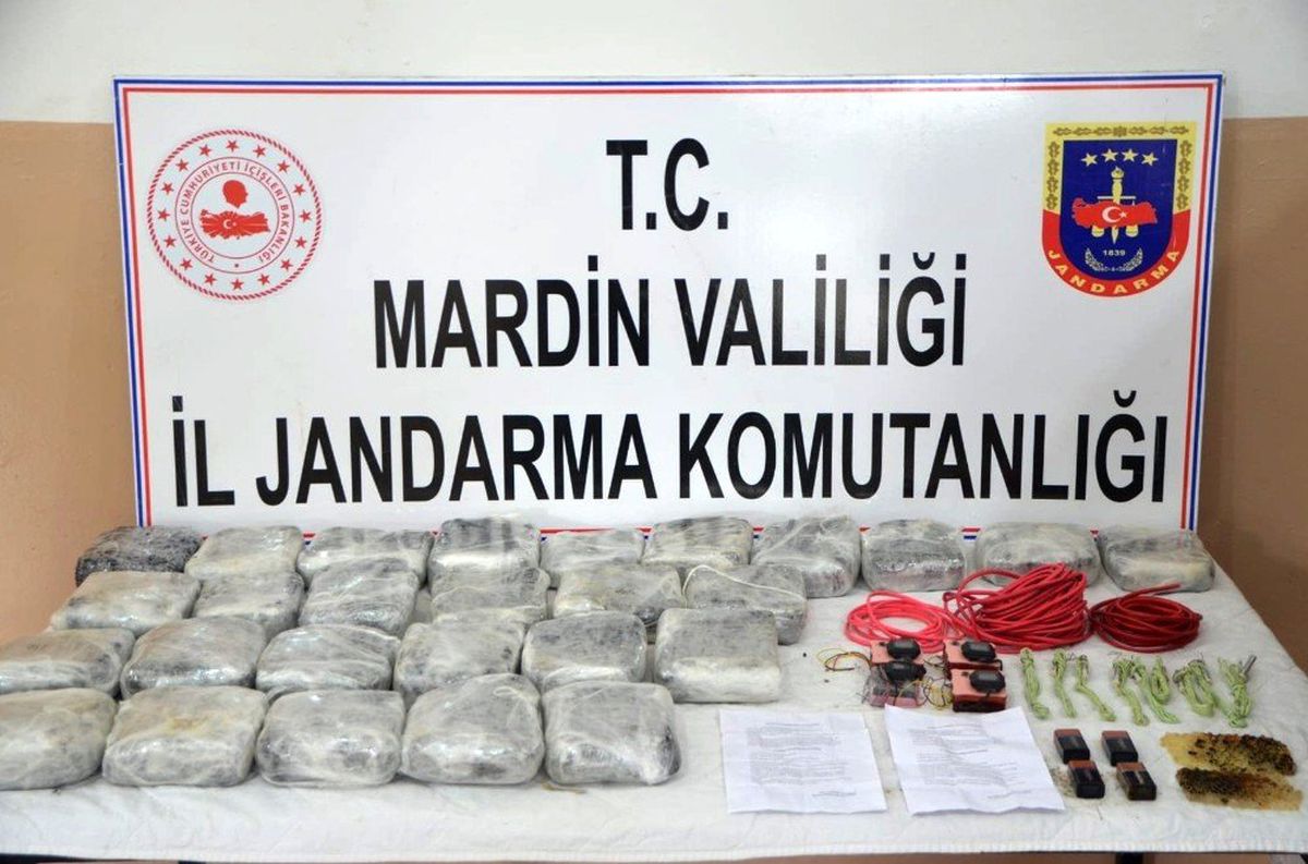 Mısır Tarlasında Cephanelik Ele Geçirildi