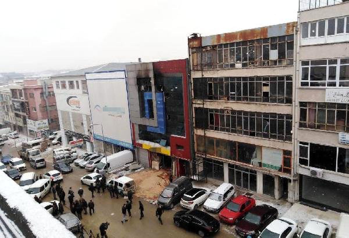 Mobilya Fabrikasındaki Yangın Faciasıyla İlgili 3 Gözaltı