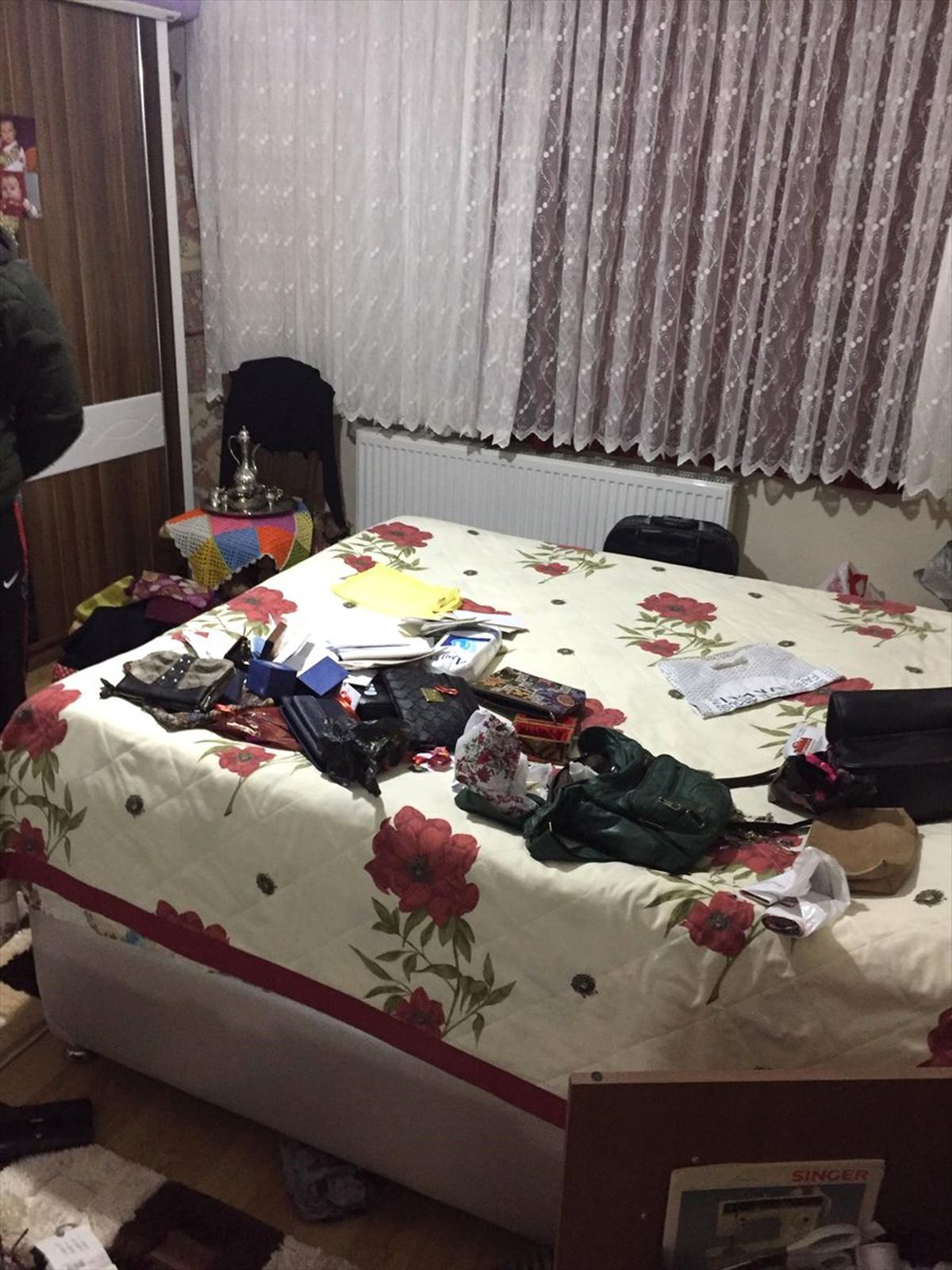 Polis Yaralamaktan Sabıkalı Hırsızı Bekçiler Yakaladı