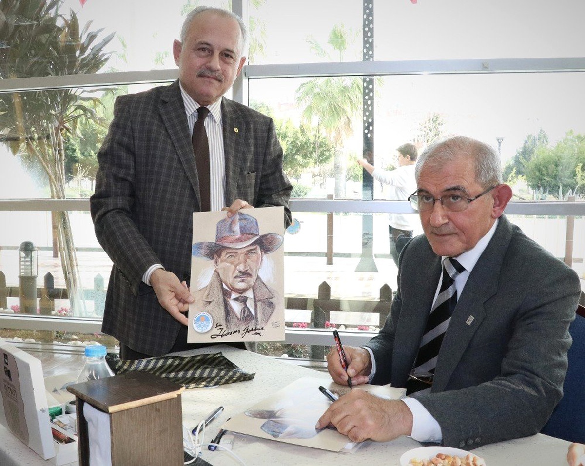 Ressam Karaçor\'un "50. Sanat Yılı Sergisi" Açıldı