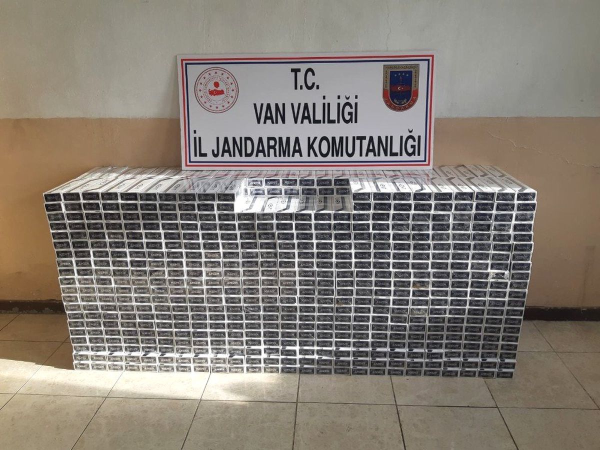Van\'da Kaçak Sigara ve Çay Operasyonu