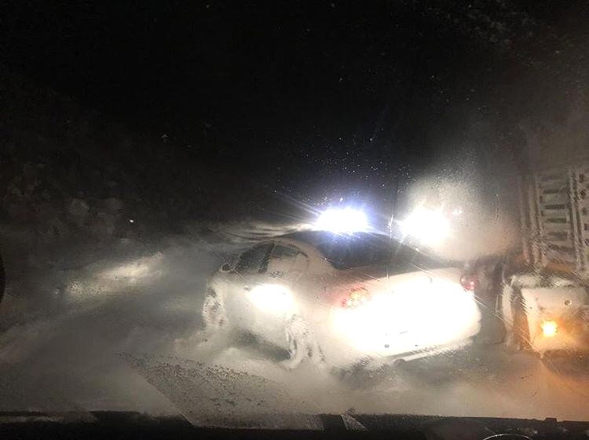 Van\'da Kar Yolu Ulaşıma Kapattı