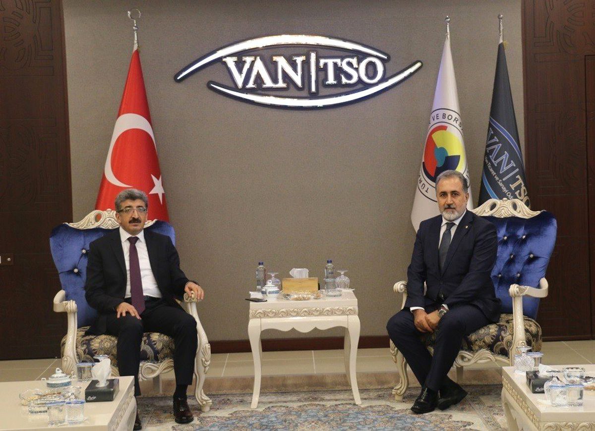 Van Valisi Bilmez\'den Van Tso\'ya Ziyaret