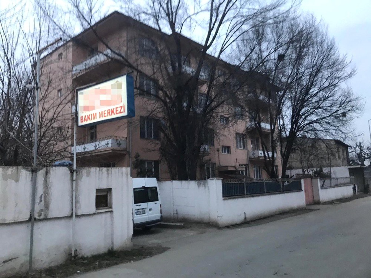 Yaşlı Bakım Merkezinde Görevli 22 Kişiye Gözaltı